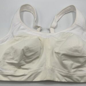 Champion 38-40 C/D Women's Underwire Bra in White never worn